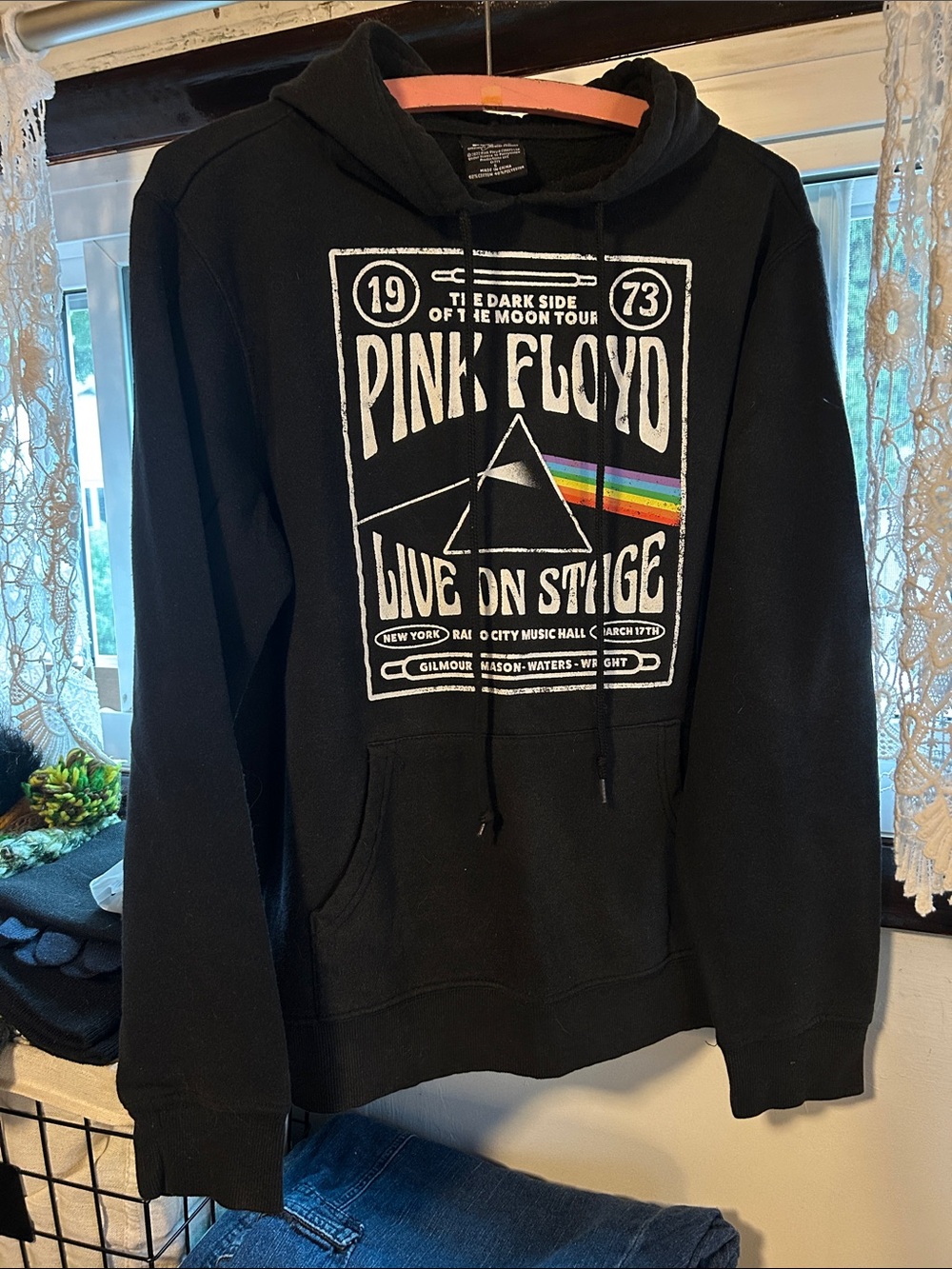 Pink Floyd Hoodie
Size S
New without tags